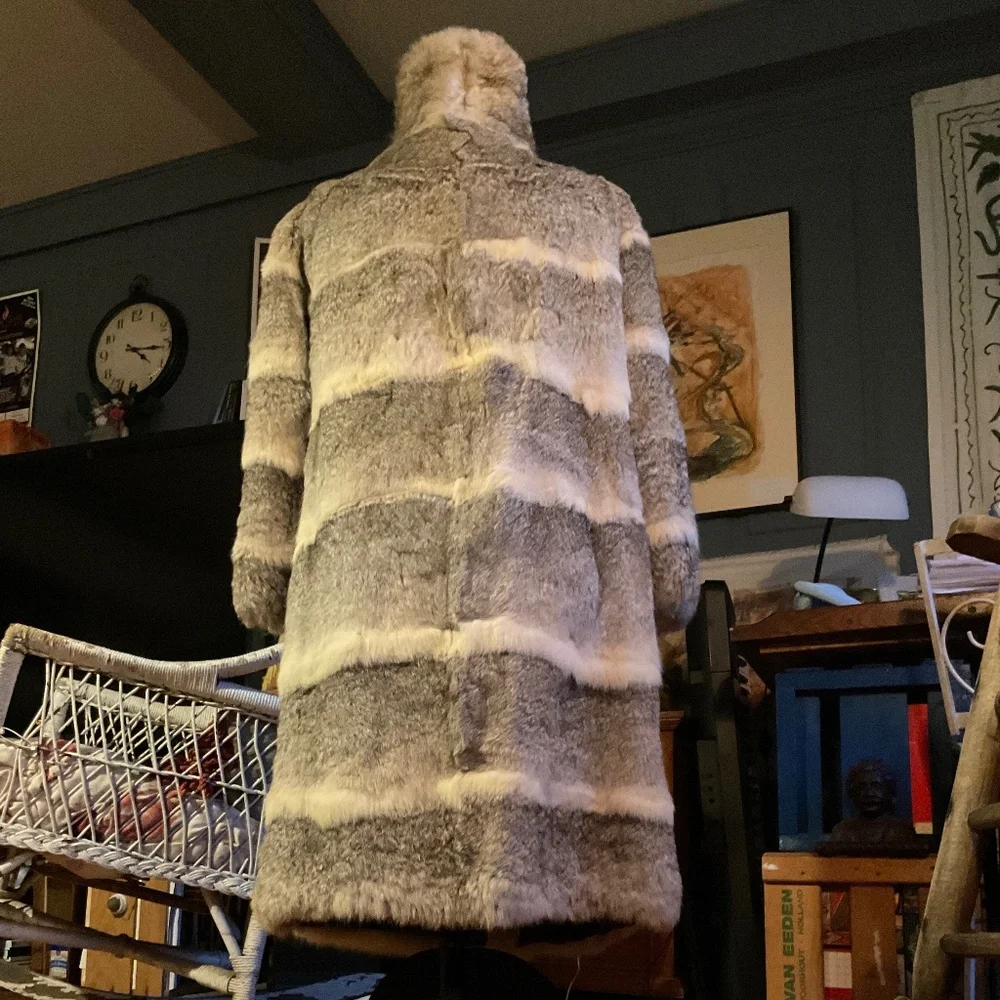 Vintage 1950โs Rabbit Fur Coat - Picture 5 of 13